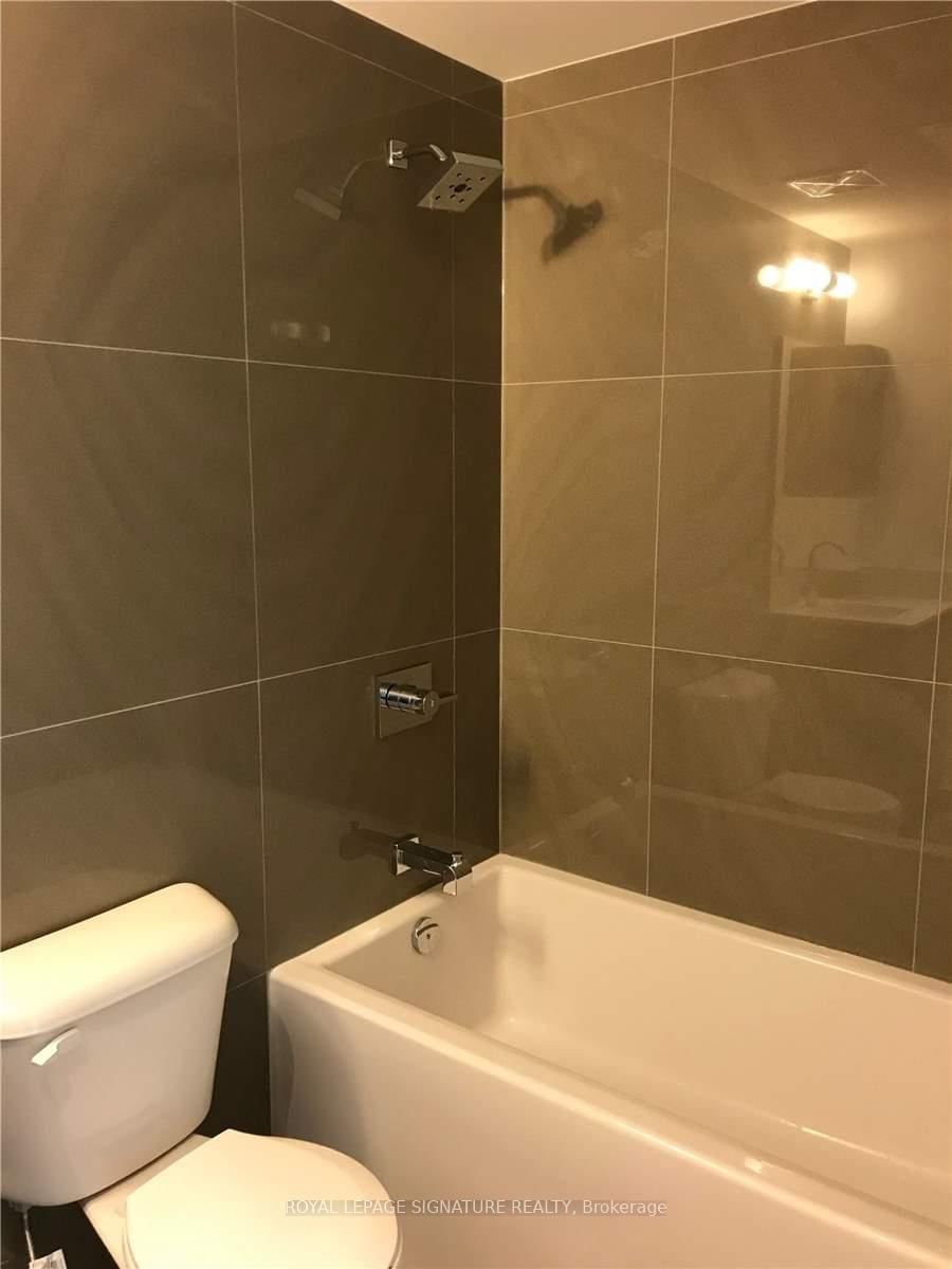 725 - 15 Baseball Place, Toronto 4