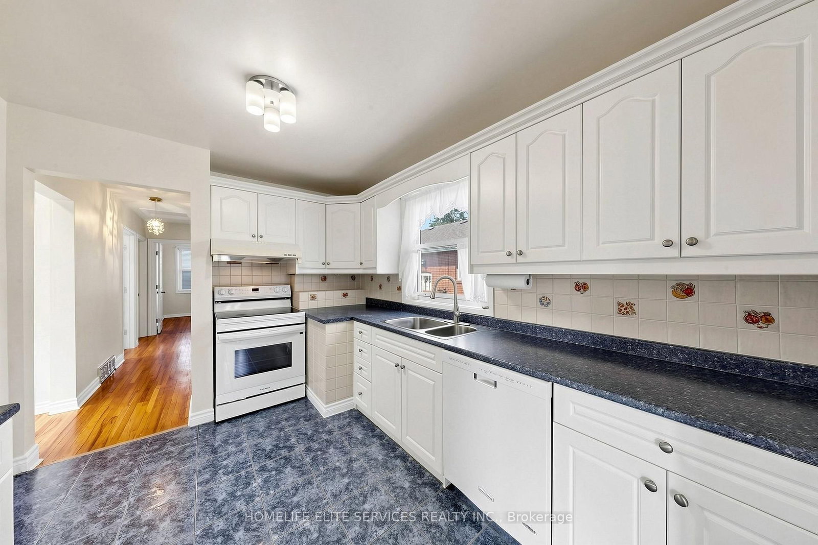 48 Frey Crescent • Toronto, ON photo 10