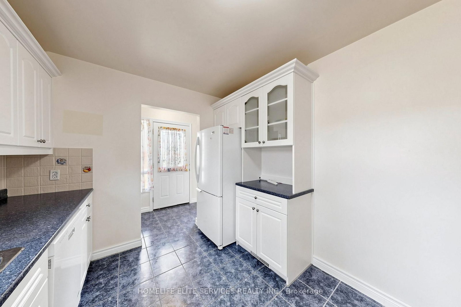 48 Frey Crescent • Toronto, ON photo 12
