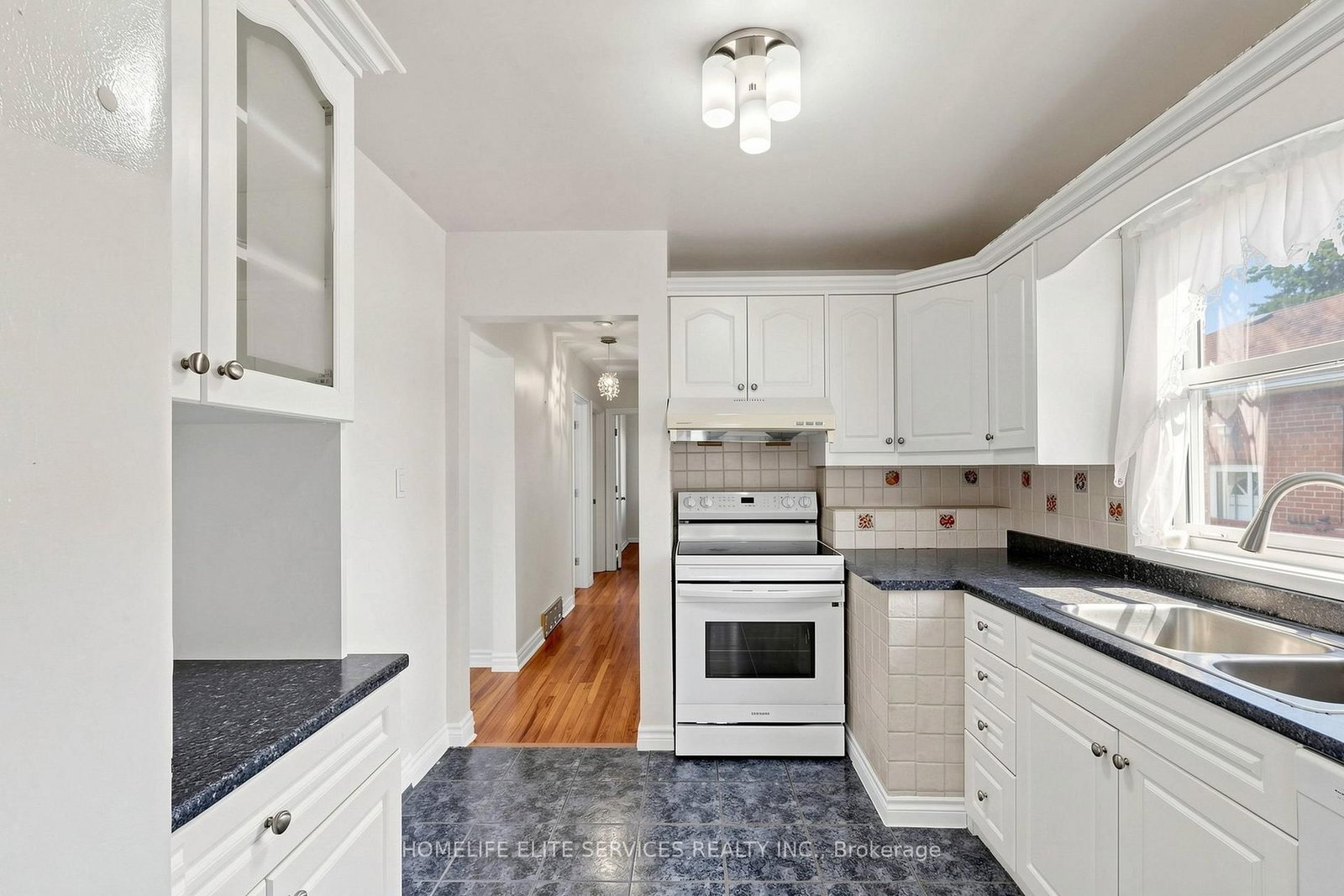 48 Frey Crescent • Toronto, ON photo 13