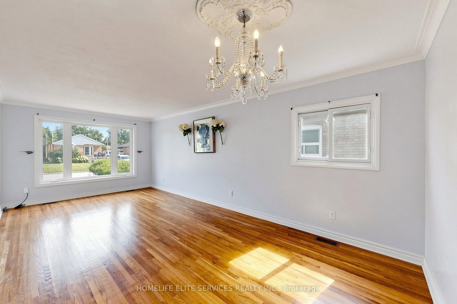 48 Frey Crescent • Toronto, ON photo 4