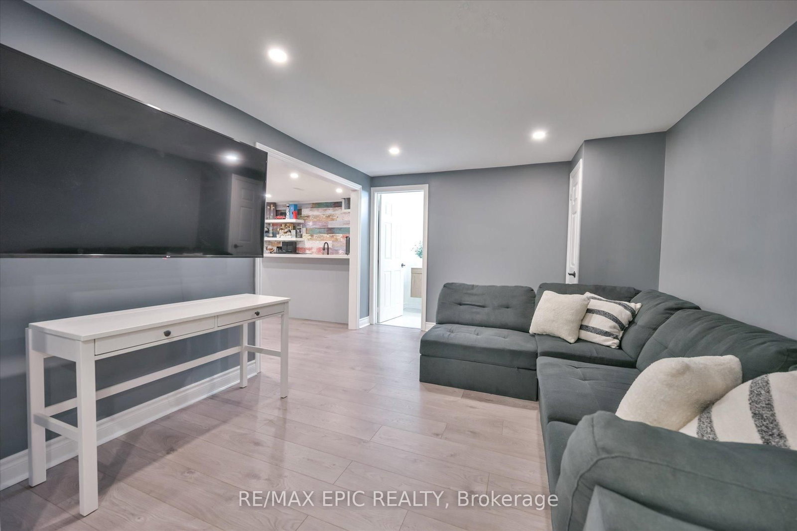 33 Emmett Place • Whitby, ON photo 35