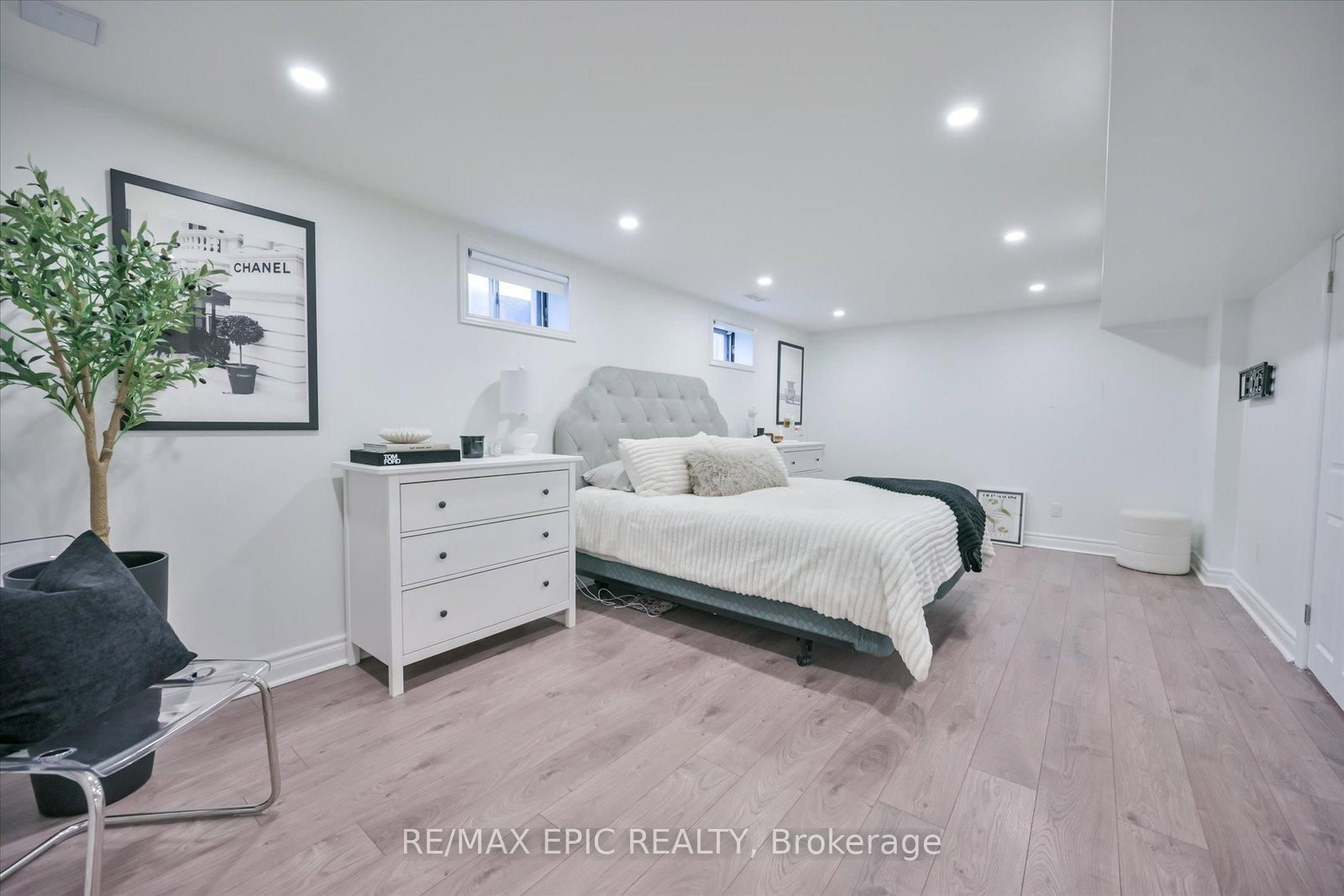 33 Emmett Place • Whitby, ON photo 37
