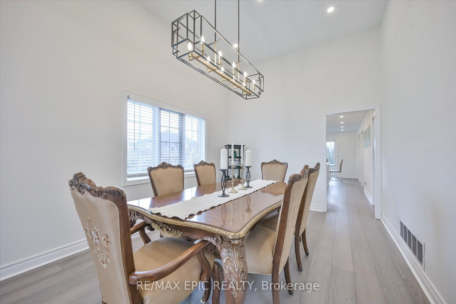 33 Emmett Place • Whitby, ON photo 9