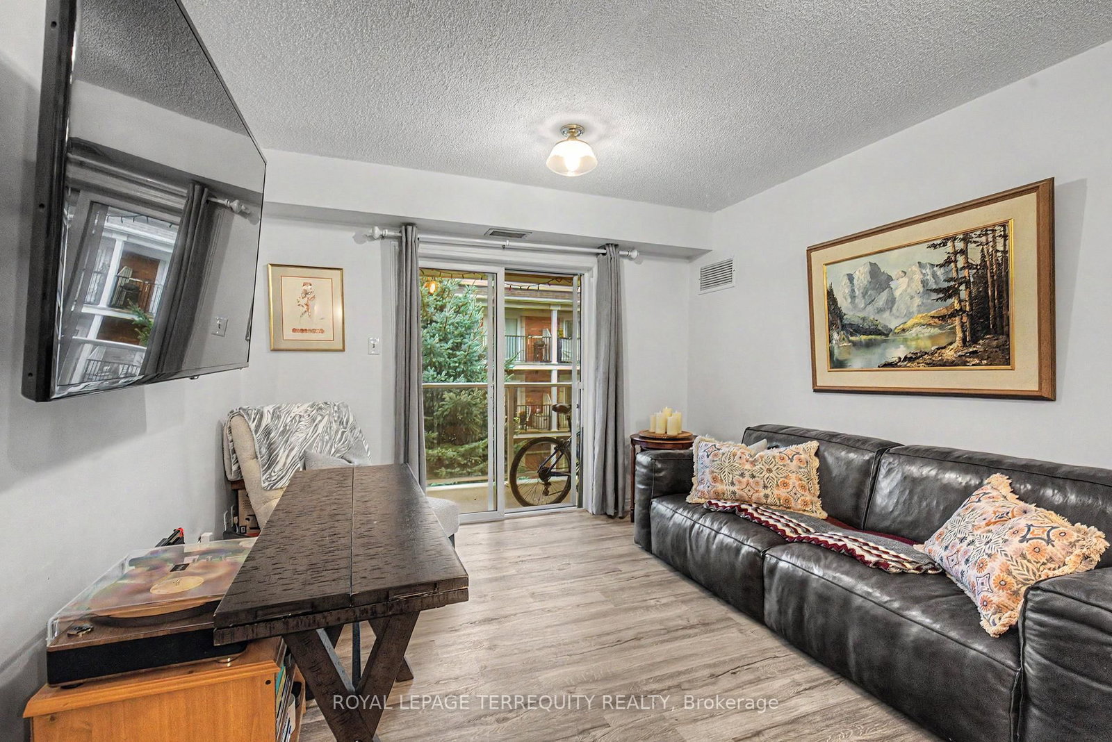 124 Aspen Springs Drive • #309 • Clarington, ON photo 16