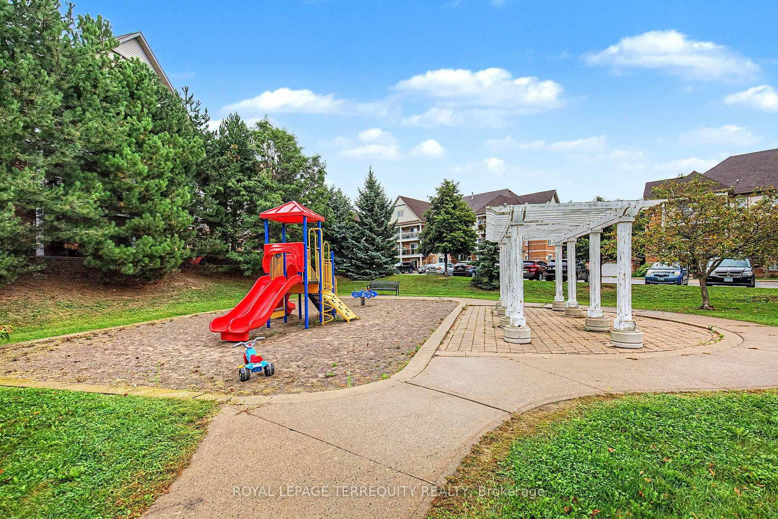 124 Aspen Springs Drive • #309 • Clarington, ON photo 3
