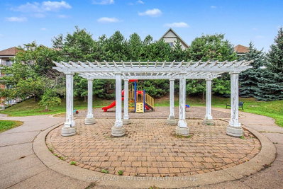 124 Aspen Springs Drive • #309 • Clarington, ON photo 4