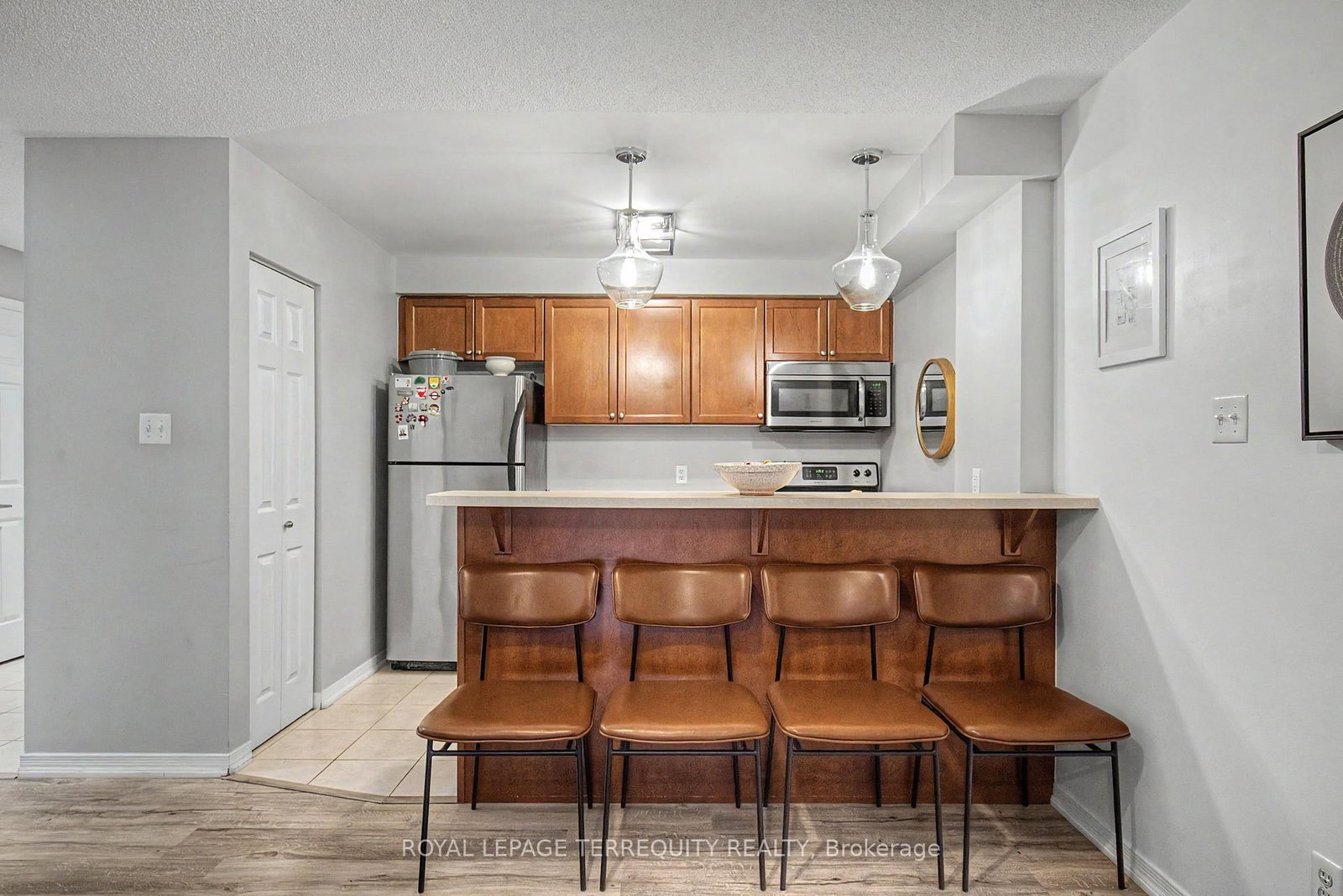 124 Aspen Springs Drive • #309 • Clarington, ON photo 8