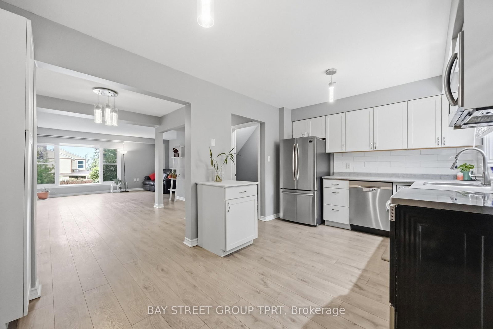 927 Southridge Street • Oshawa, ON photo 11
