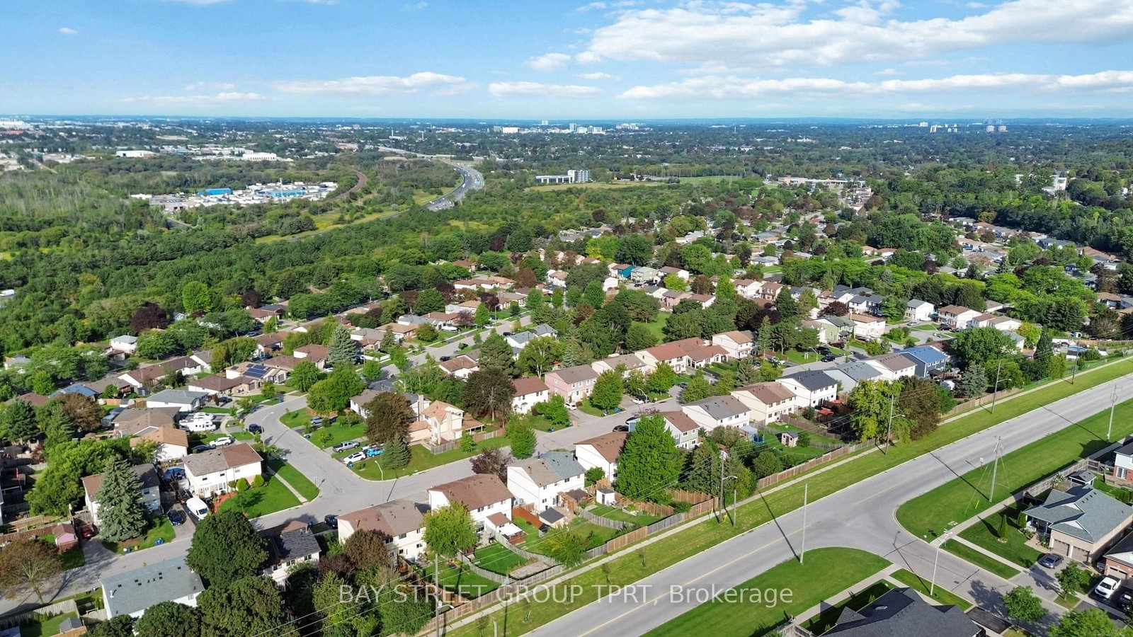 927 Southridge Street • Oshawa, ON photo 45