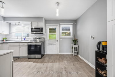 927 Southridge Street • Oshawa, ON photo 9