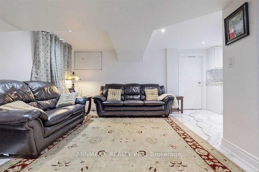 3 Fairway (Basement) Drive, Toronto 4