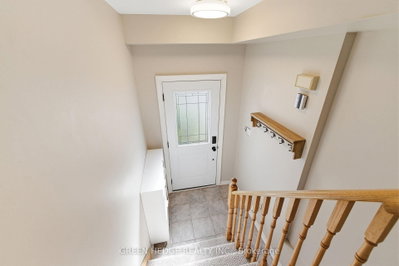 1557 Hummingbird Court • Pickering, ON photo 5