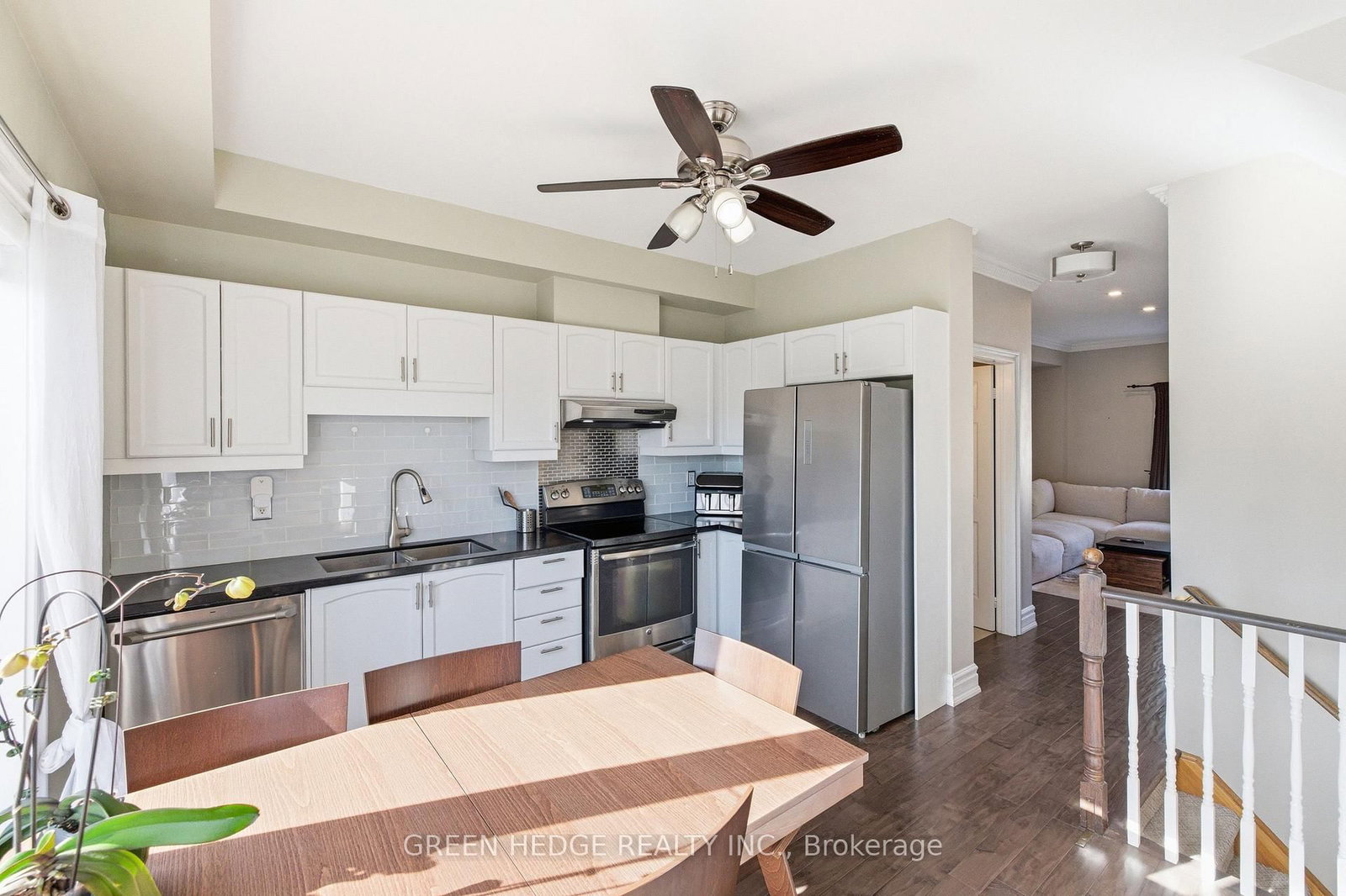 1557 Hummingbird Court • Pickering, ON photo 8