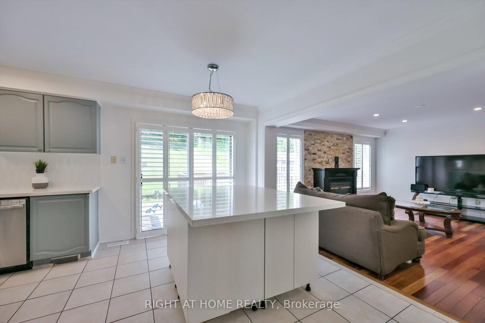 57 Hopkinson Crescent • Ajax, ON photo 9