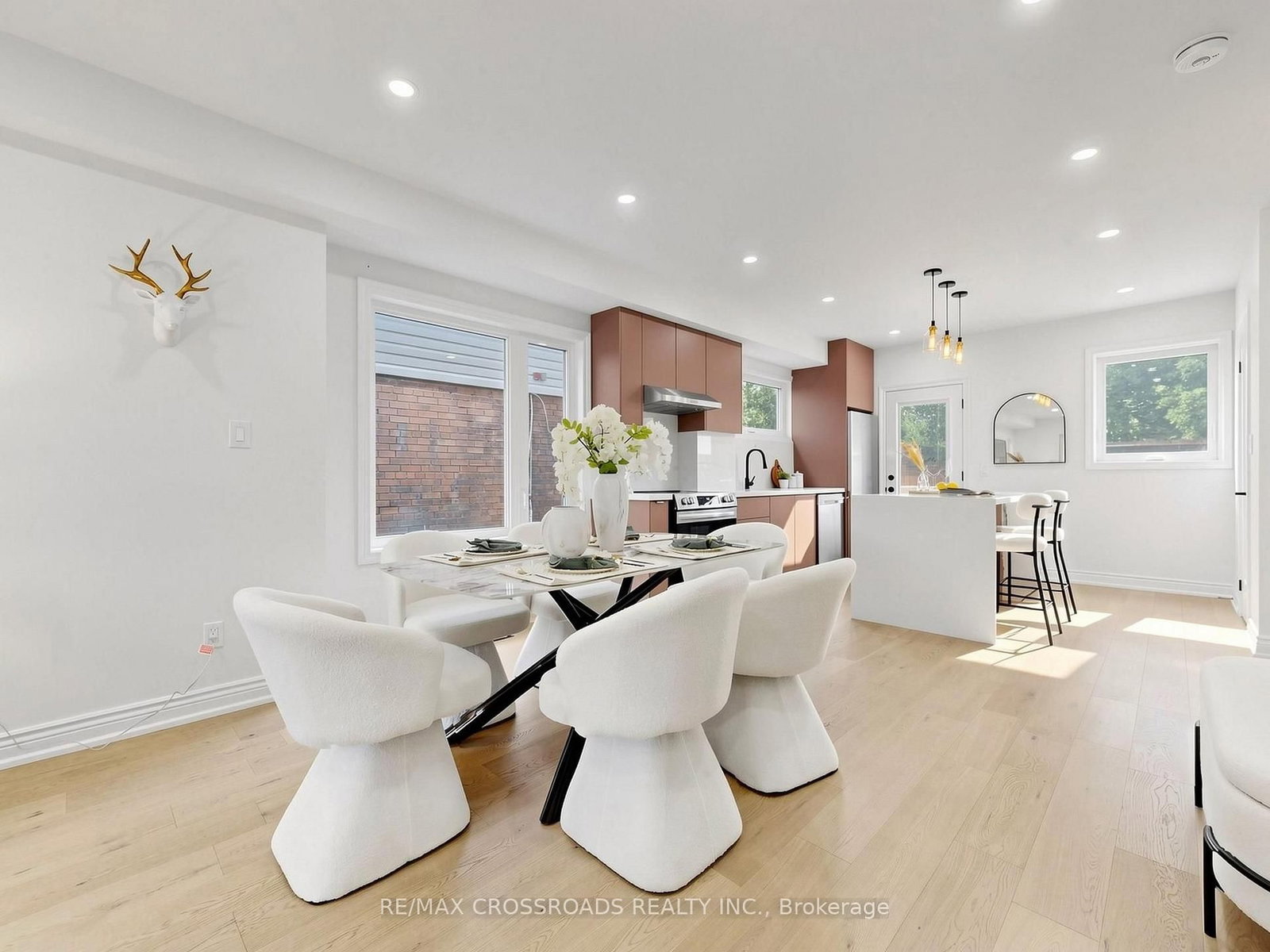 548 Glebeholme Boulevard • Toronto, ON photo 13