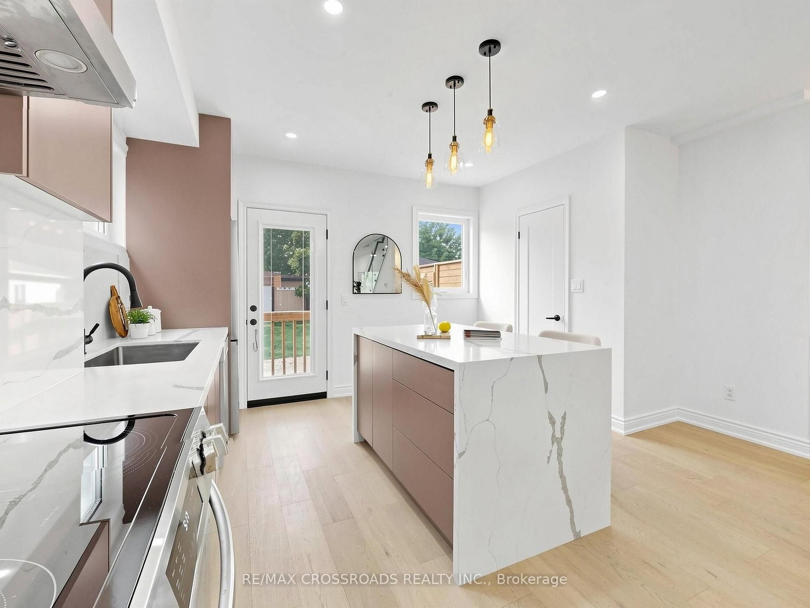 548 Glebeholme Boulevard • Toronto, ON photo 17