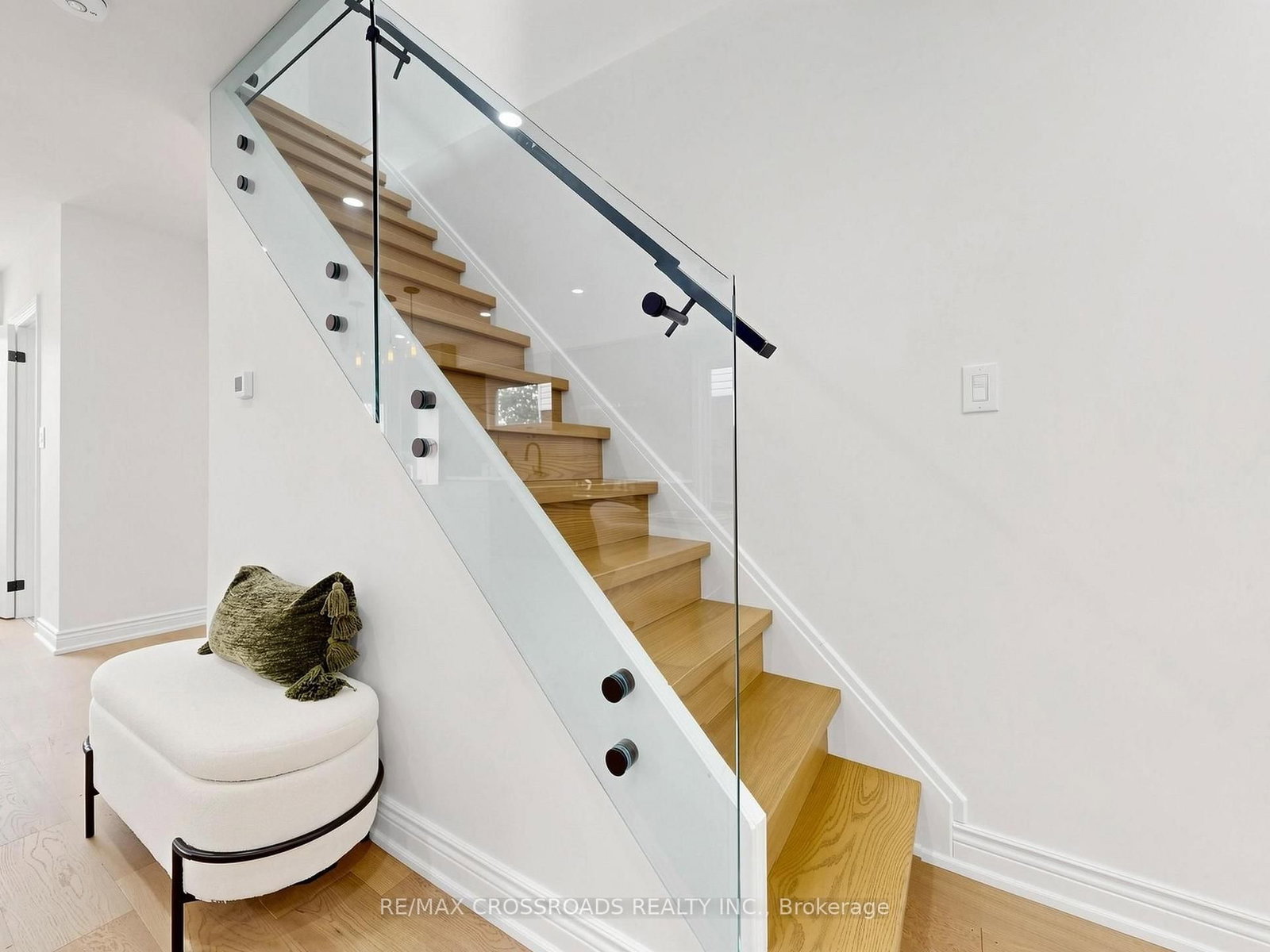 548 Glebeholme Boulevard • Toronto, ON photo 20