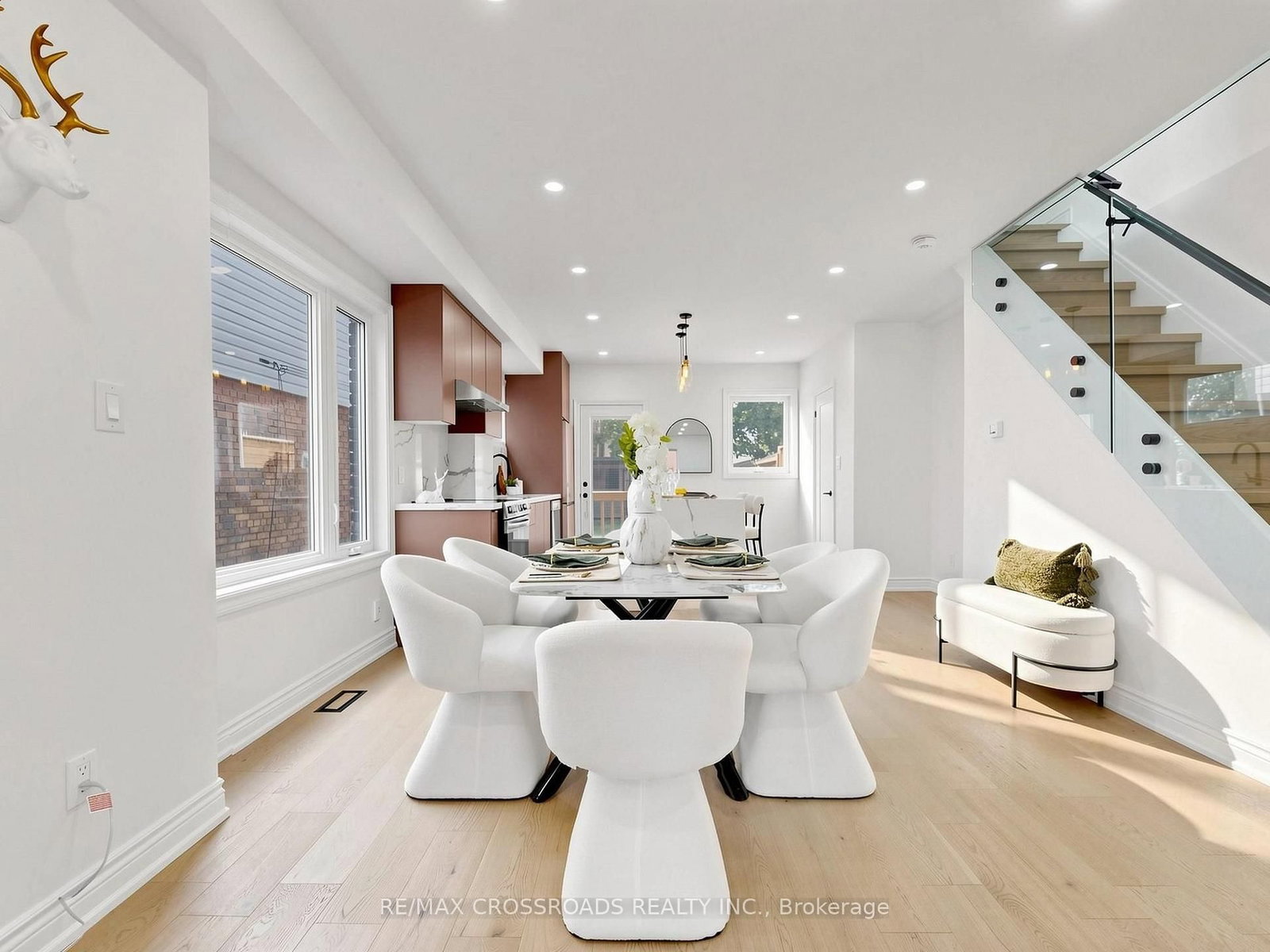 548 Glebeholme Boulevard • Toronto, ON photo 8