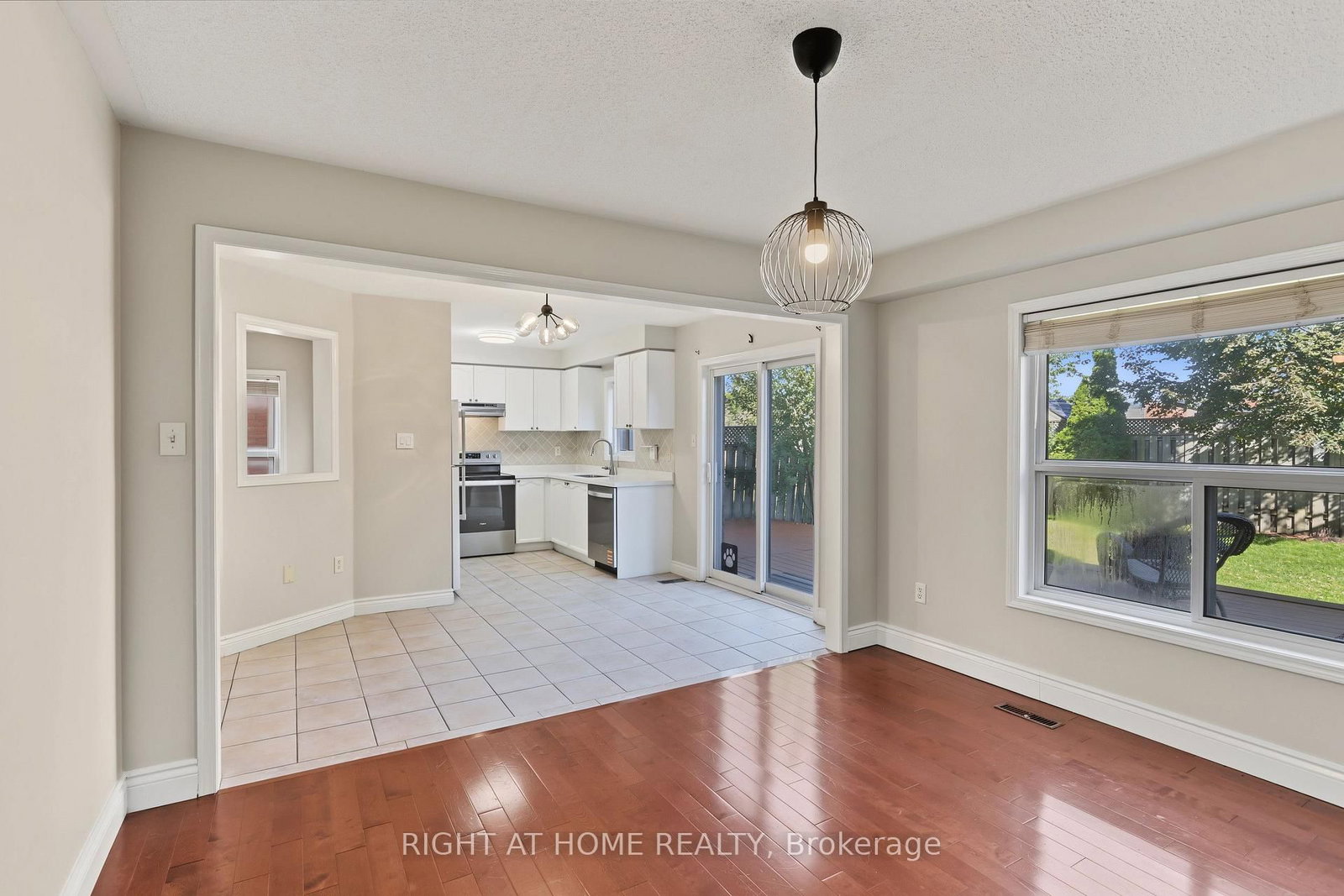 88 Scottsdale Drive • Clarington, ON photo 11