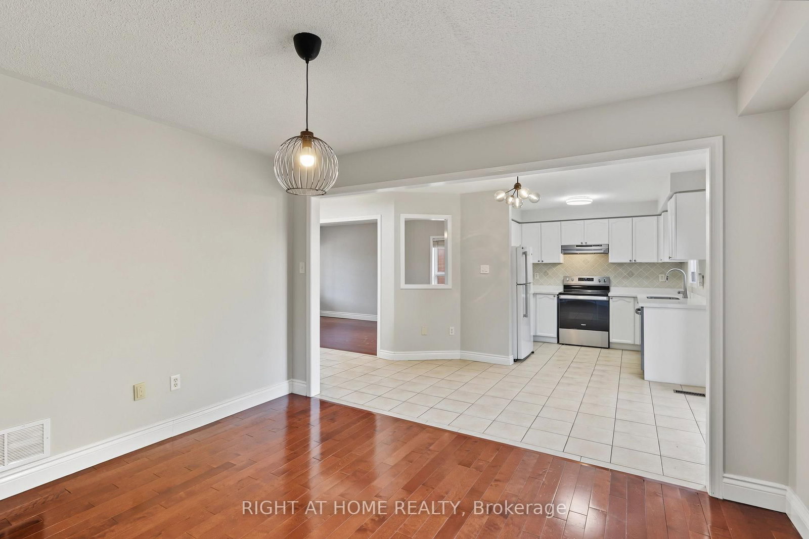 88 Scottsdale Drive • Clarington, ON photo 12
