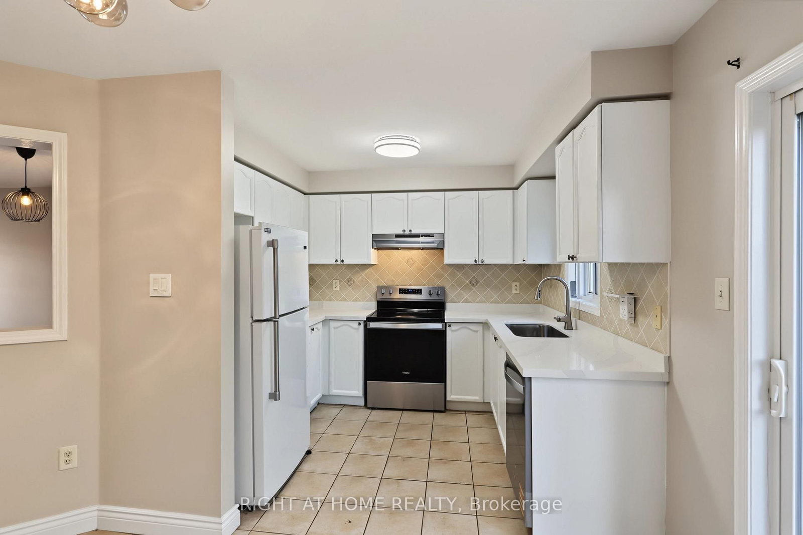 88 Scottsdale Drive • Clarington, ON photo 13