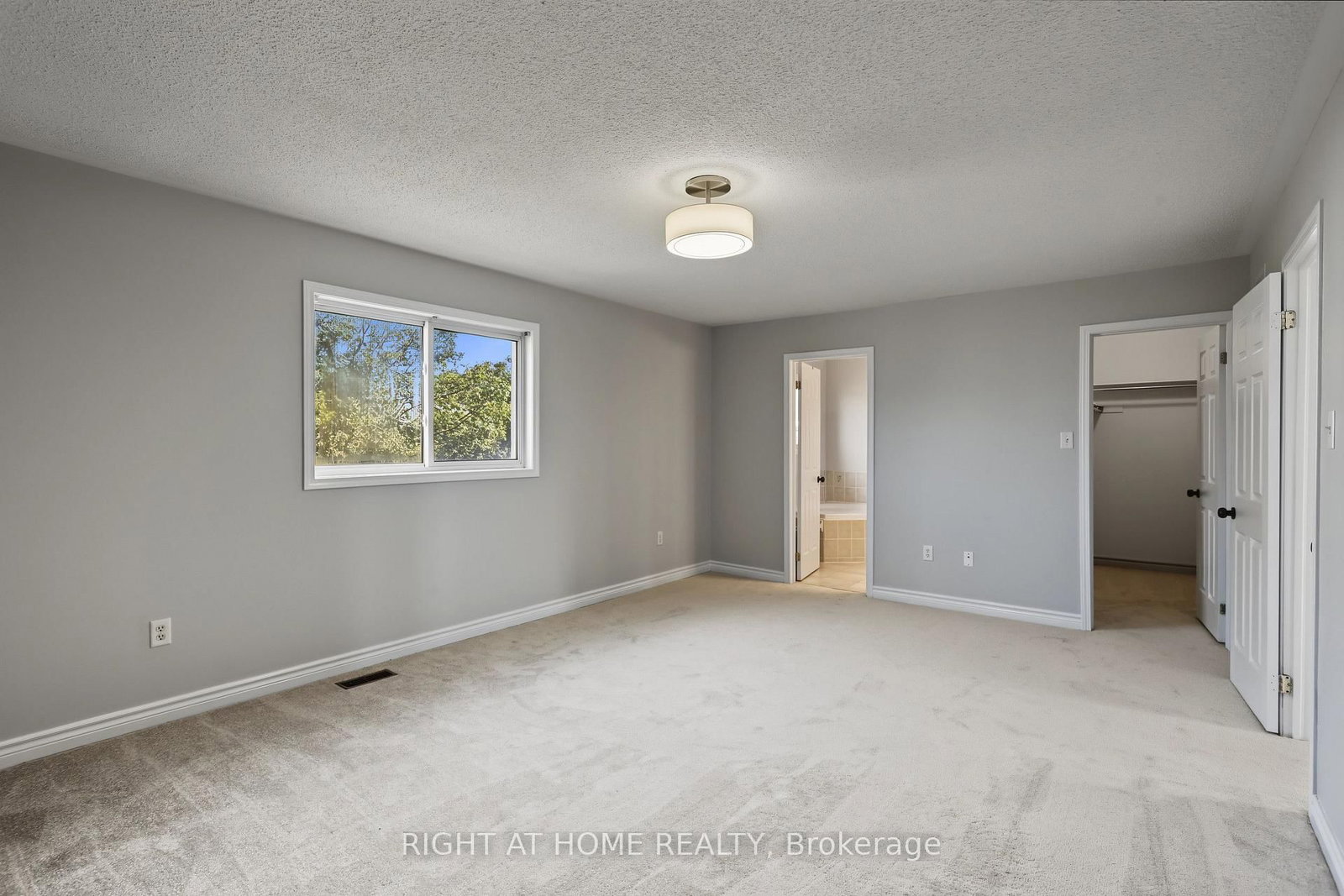 88 Scottsdale Drive • Clarington, ON photo 19