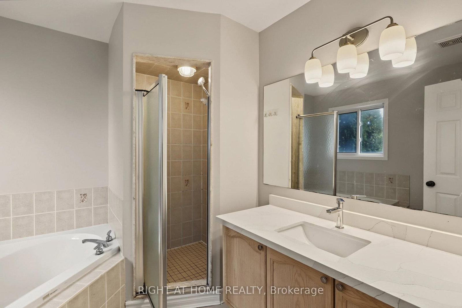 88 Scottsdale Drive • Clarington, ON photo 21