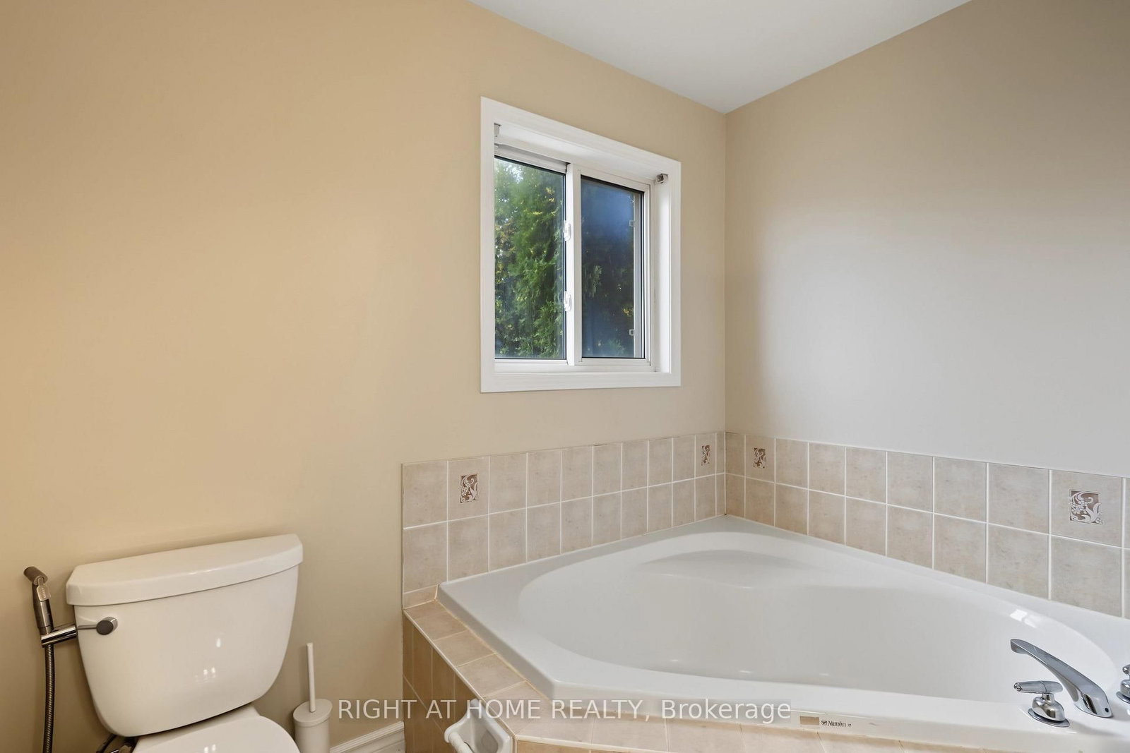 88 Scottsdale Drive • Clarington, ON photo 22