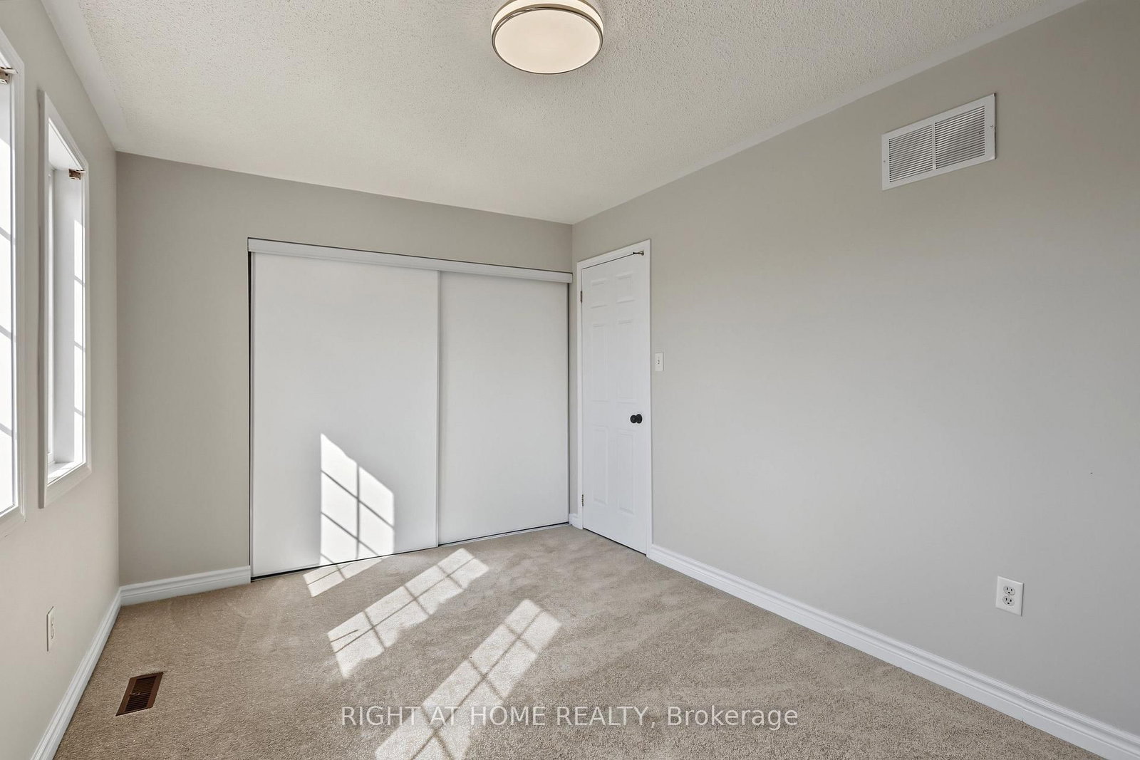 88 Scottsdale Drive • Clarington, ON photo 26