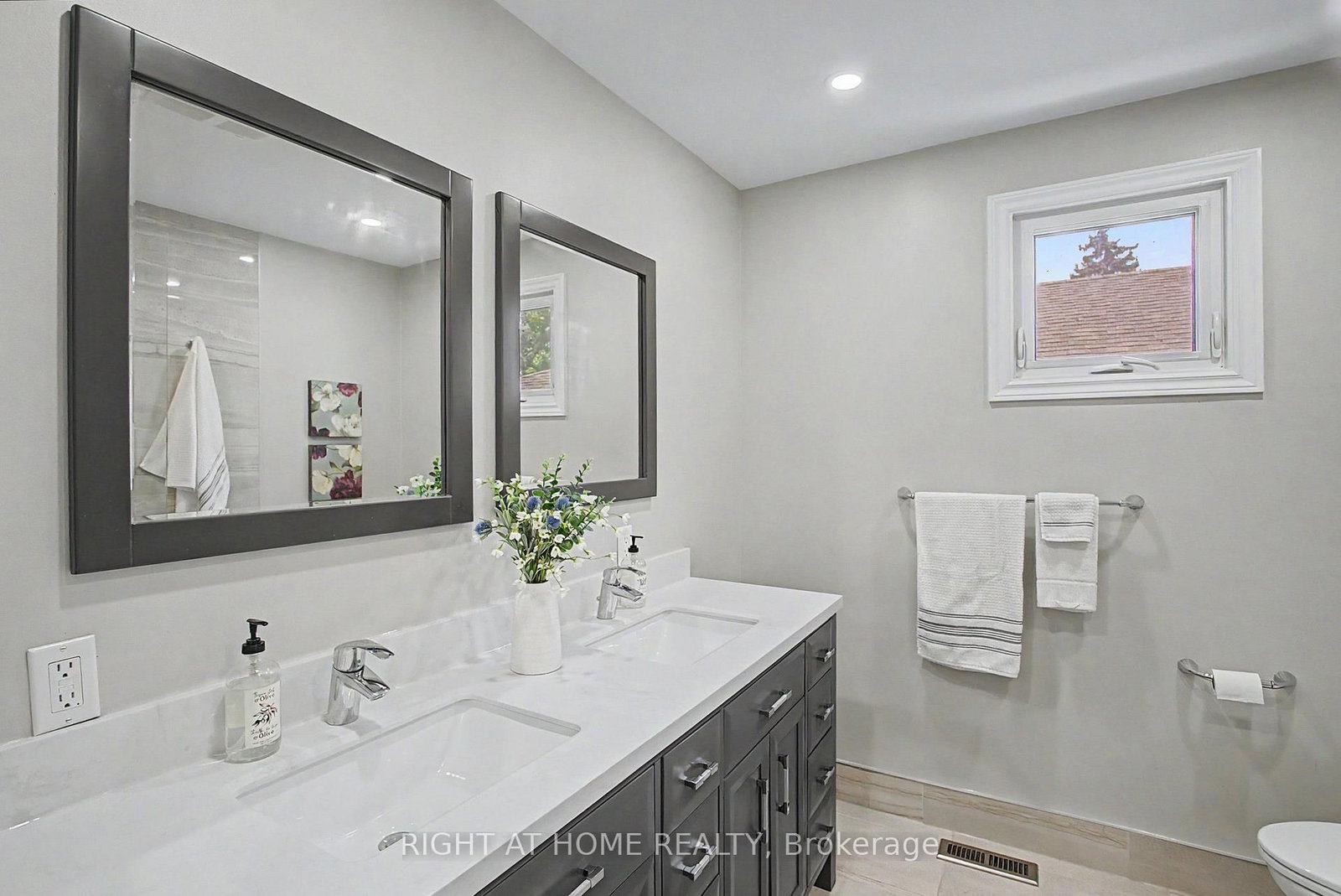 784 Rodney Court • Oshawa, ON photo 24