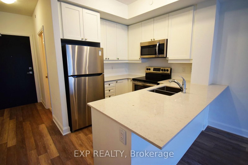 225 - 50 Lakebreeze Drive
