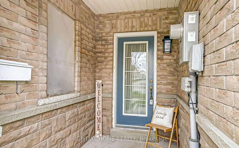 Main - 164 Bayly Street W