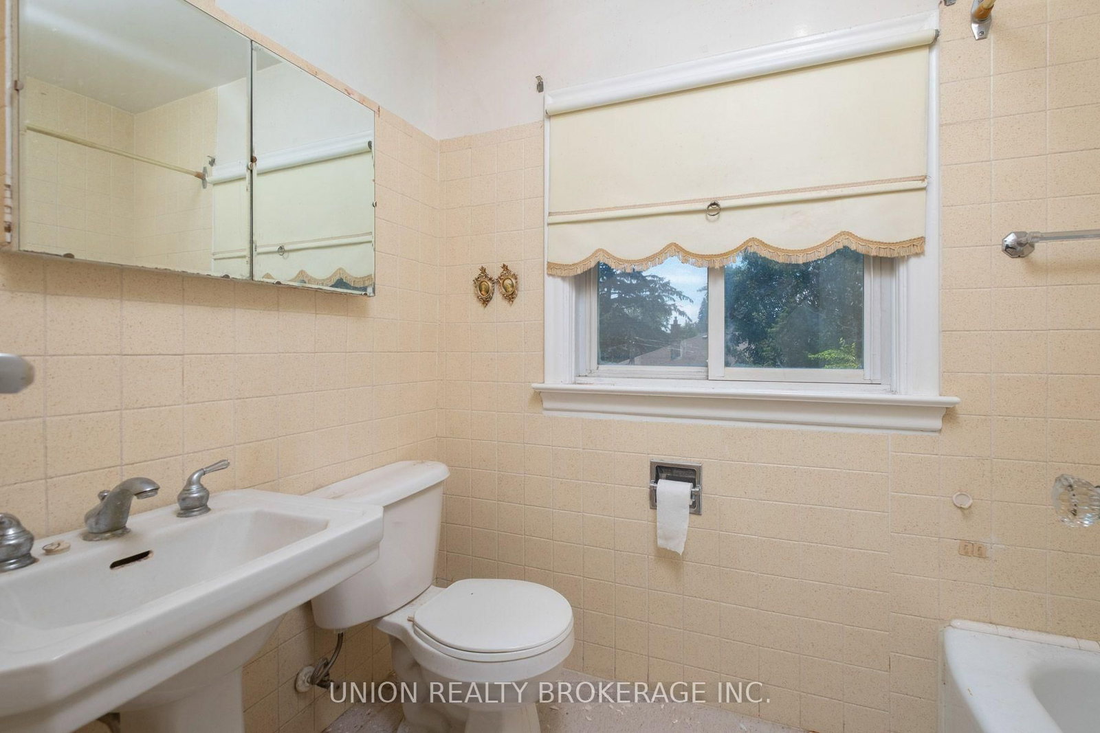 37 Shirley Crescent • Toronto, ON photo 16