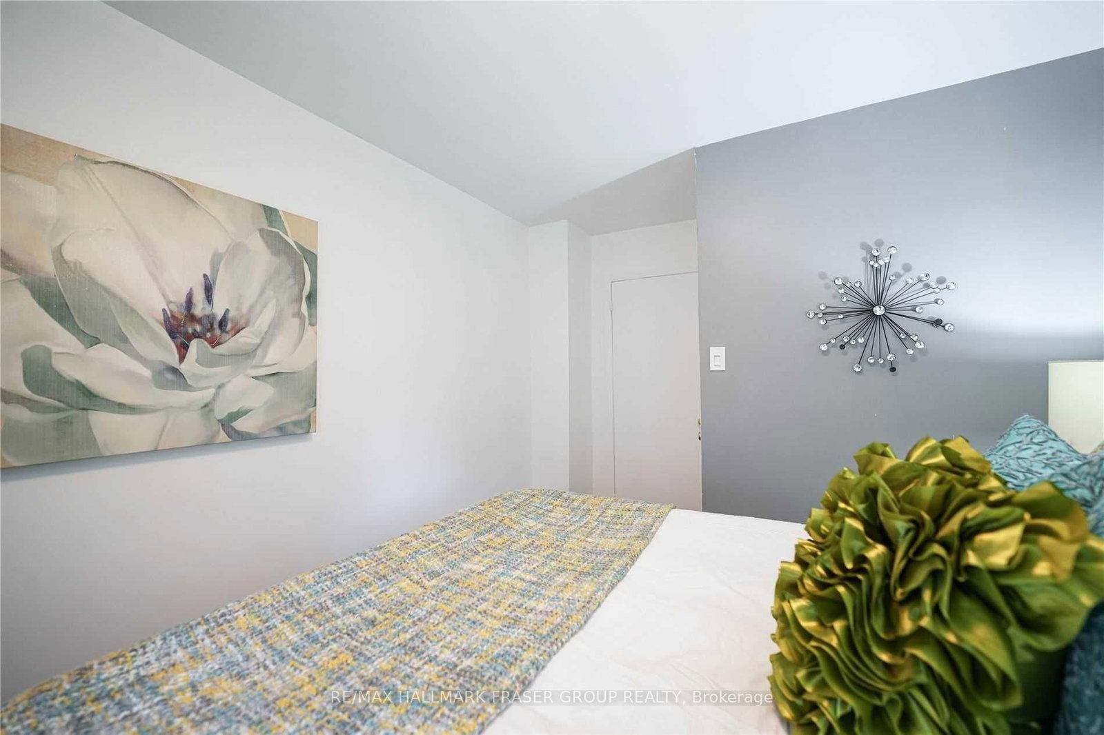92 Overture Road • Toronto, ON photo 10