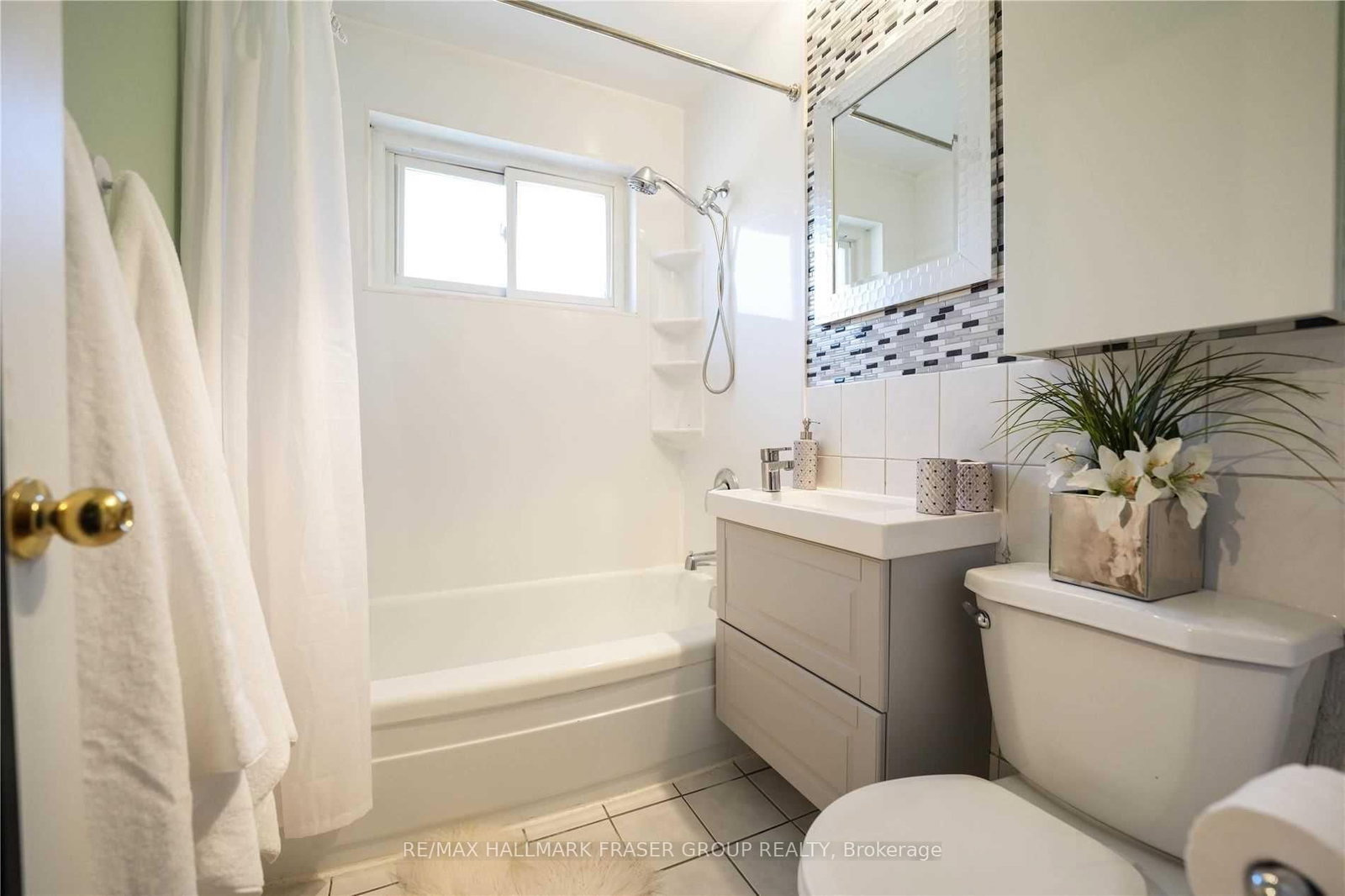 92 Overture Road • Toronto, ON photo 15