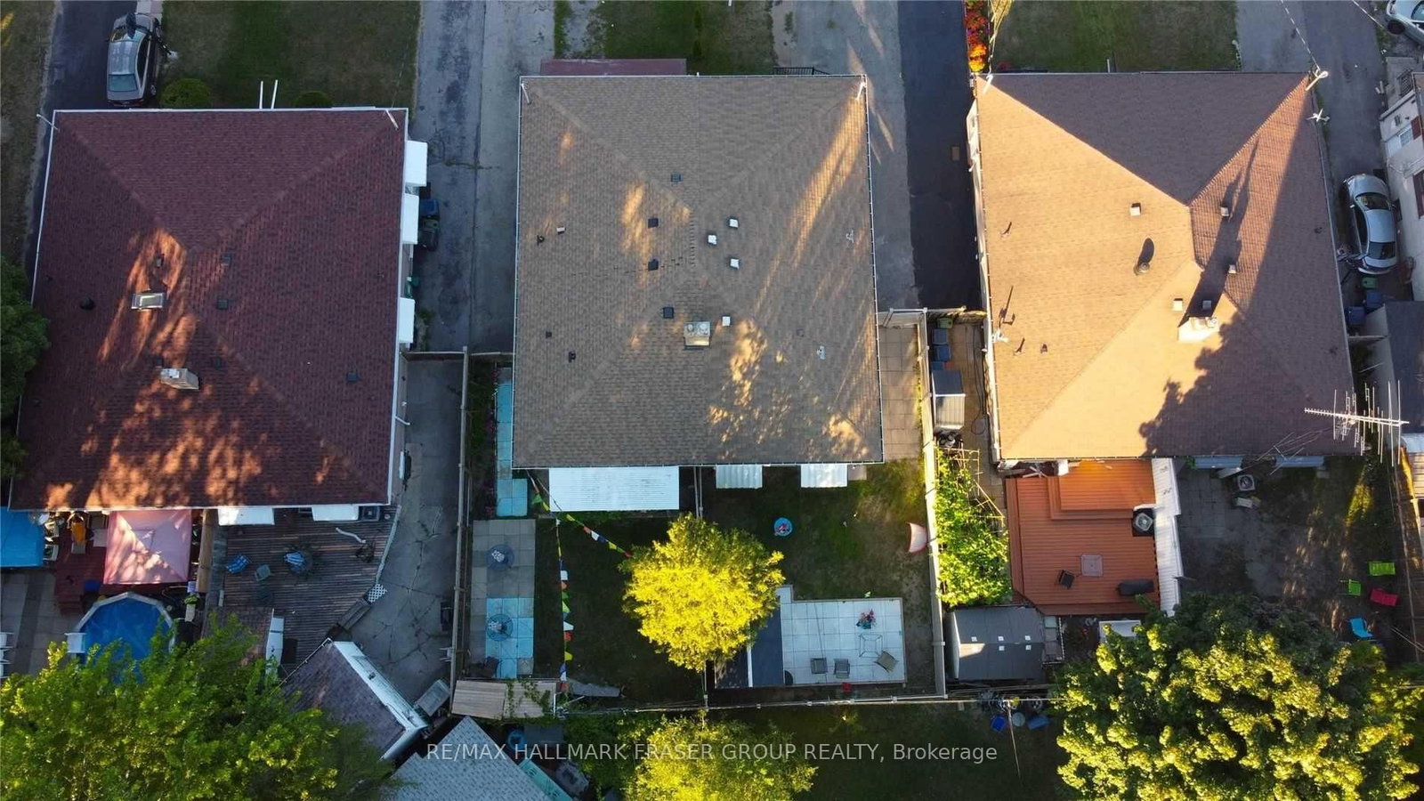 92 Overture Road • Toronto, ON photo 22