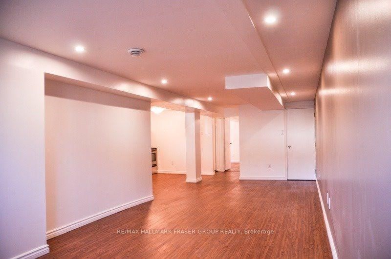 92 Overture Road • Toronto, ON photo 24
