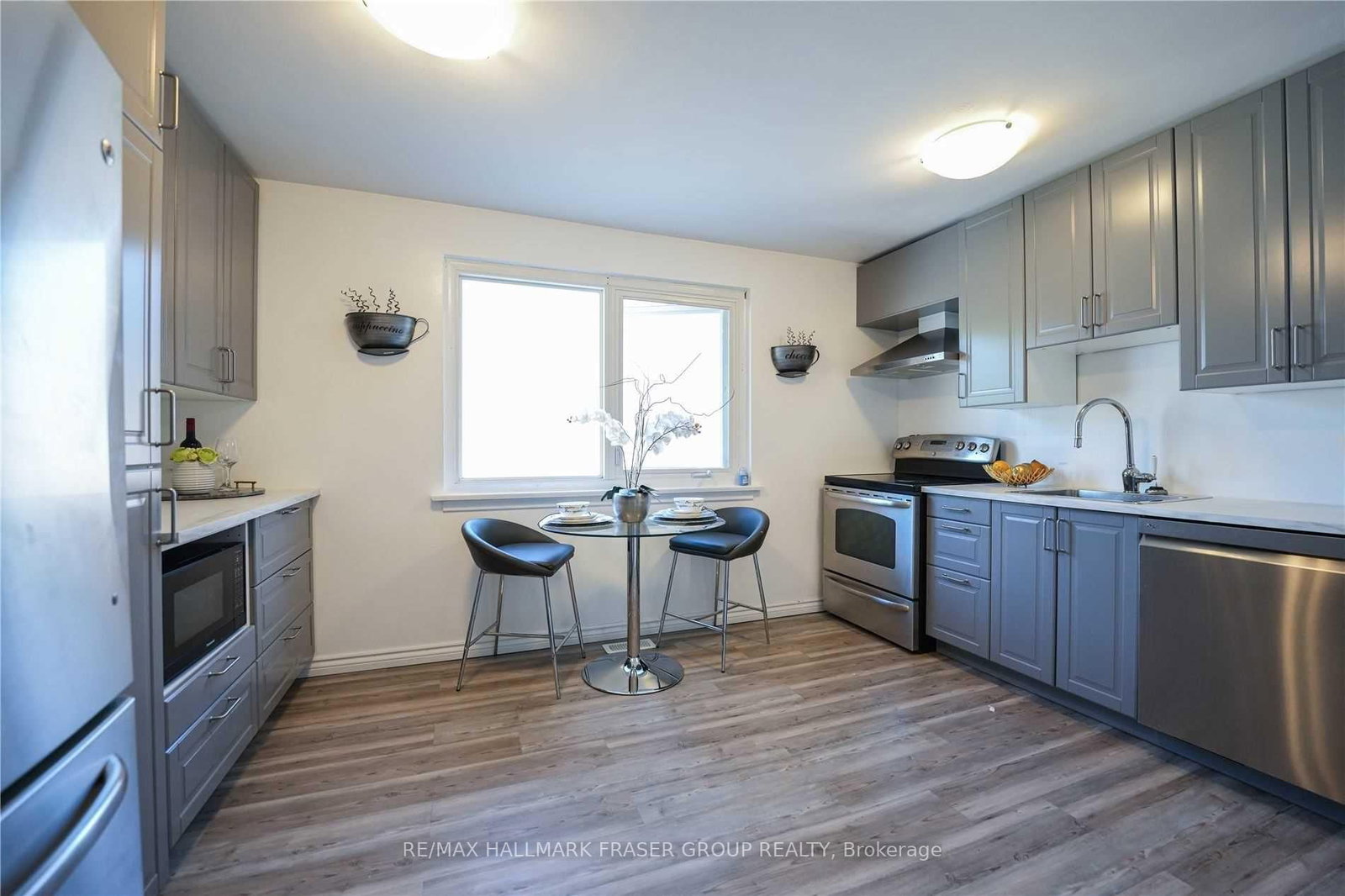 92 Overture Road • Toronto, ON photo 5
