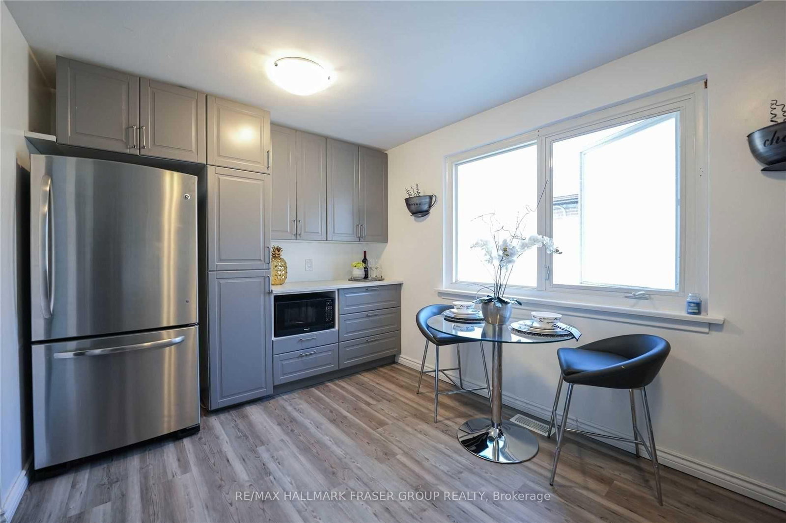 92 Overture Road • Toronto, ON photo 6
