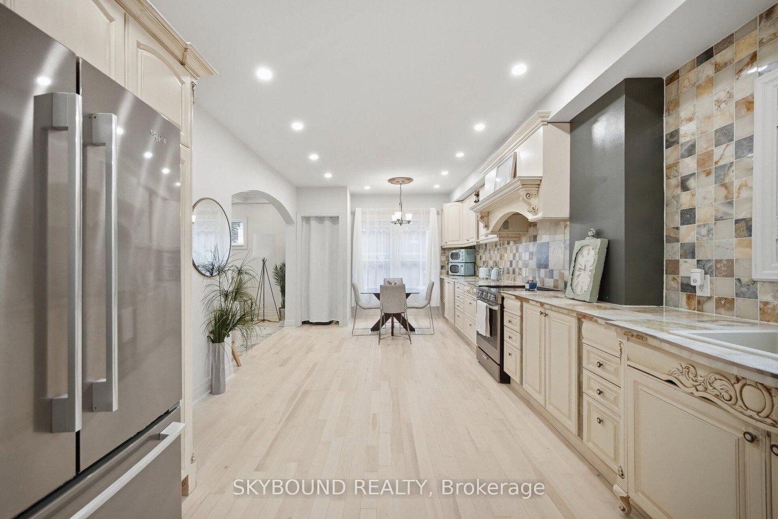 27 Rowe Street • Oshawa, ON photo 10