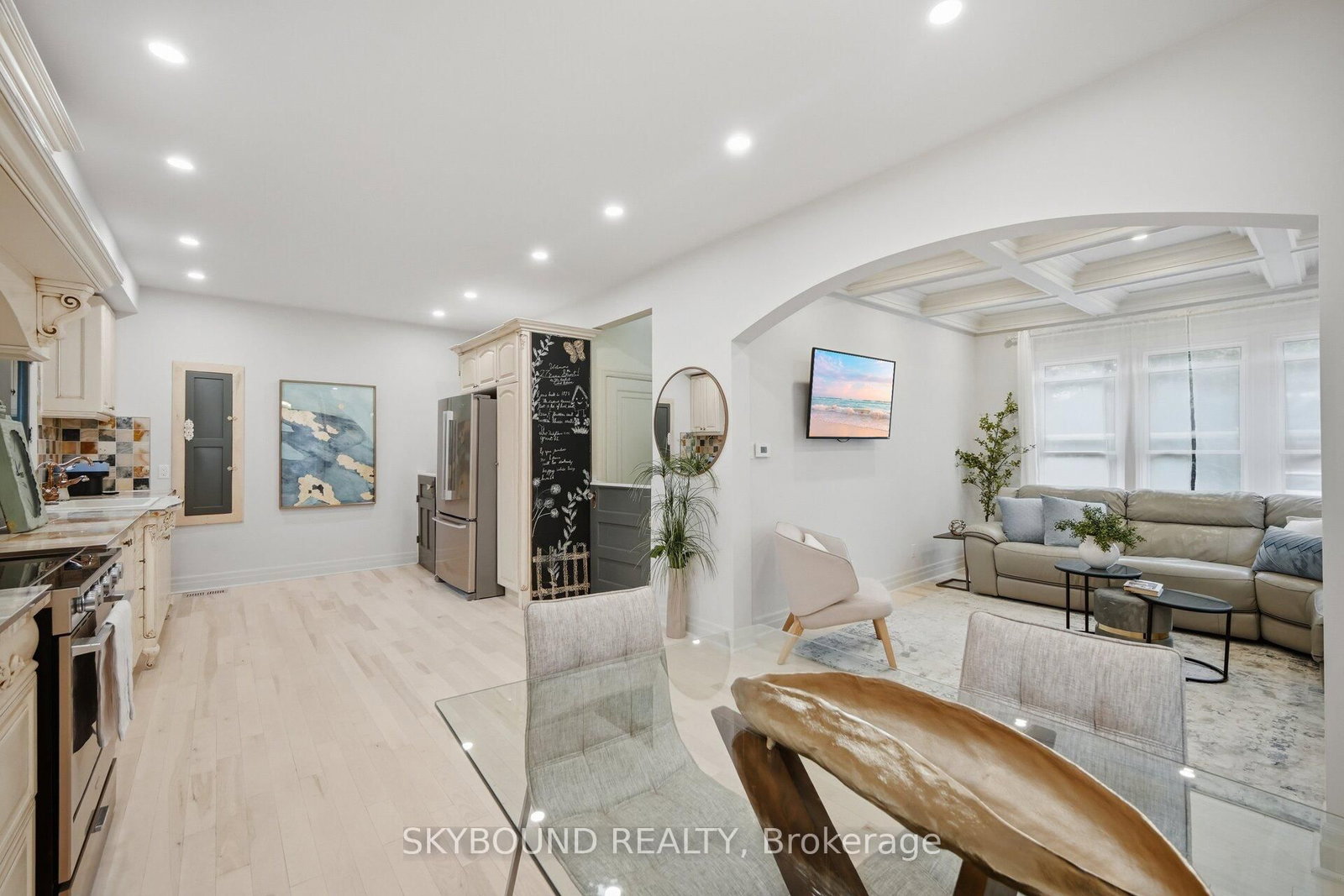 27 Rowe Street • Oshawa, ON photo 16