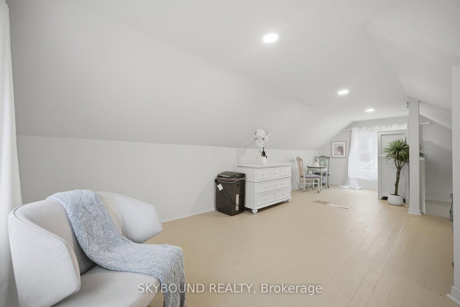 27 Rowe Street • Oshawa, ON photo 34