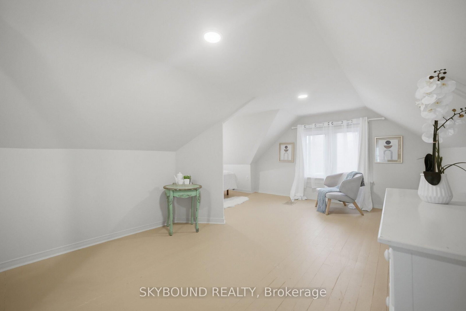 27 Rowe Street • Oshawa, ON photo 35