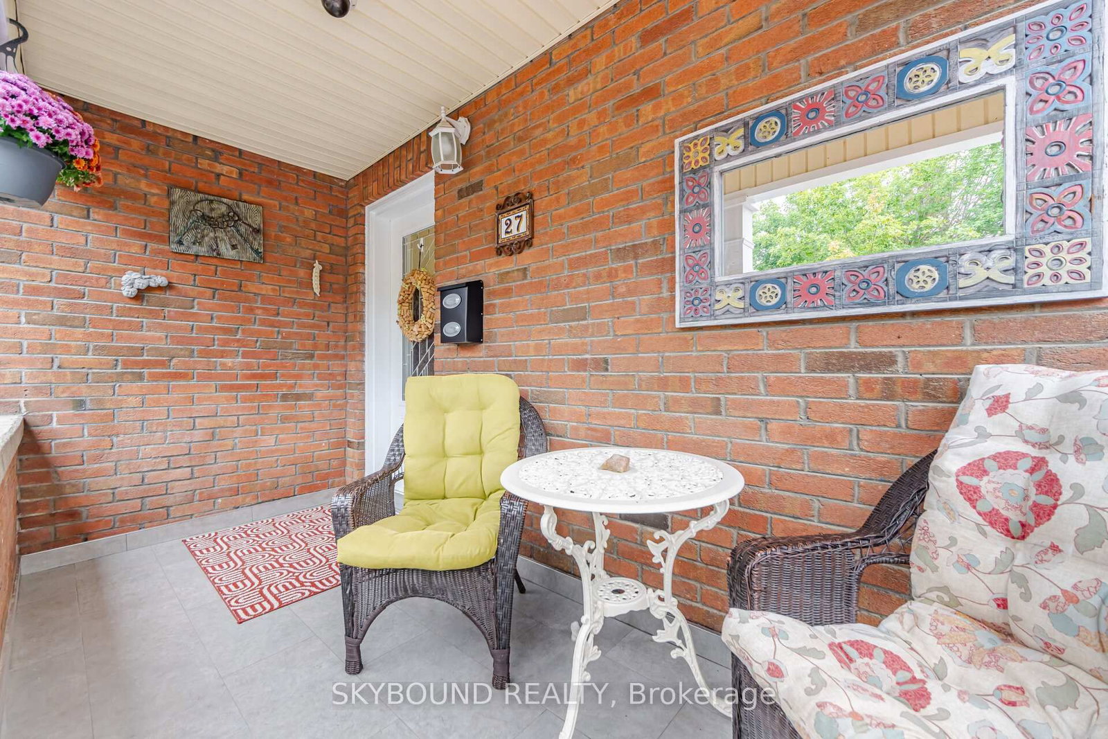 27 Rowe Street • Oshawa, ON photo 6