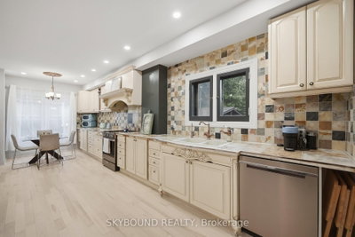 27 Rowe Street • Oshawa, ON photo 9