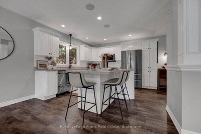 9 Sheenan Court • Clarington, ON photo 9
