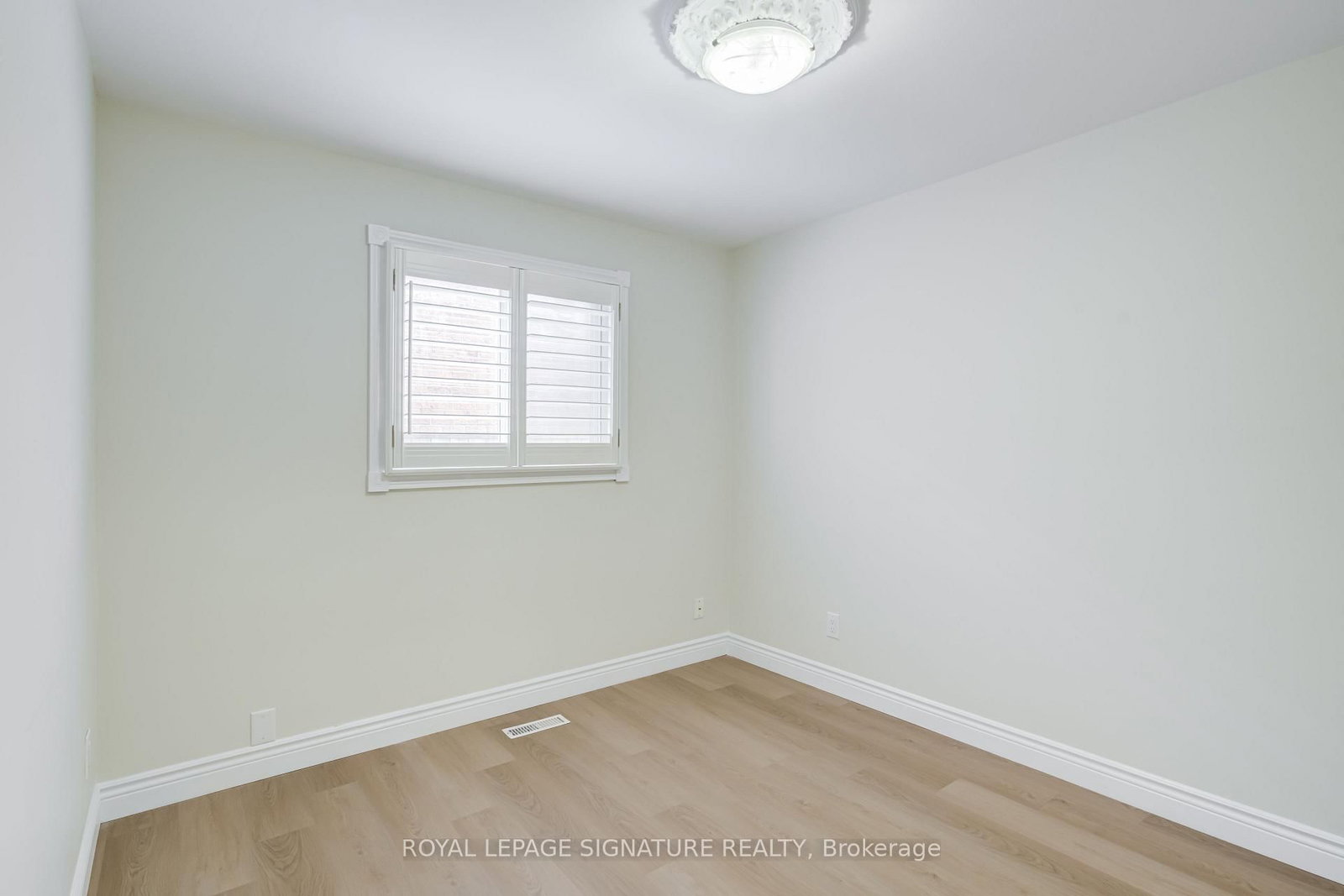 40 Beamsville Drive • Toronto, ON photo 24