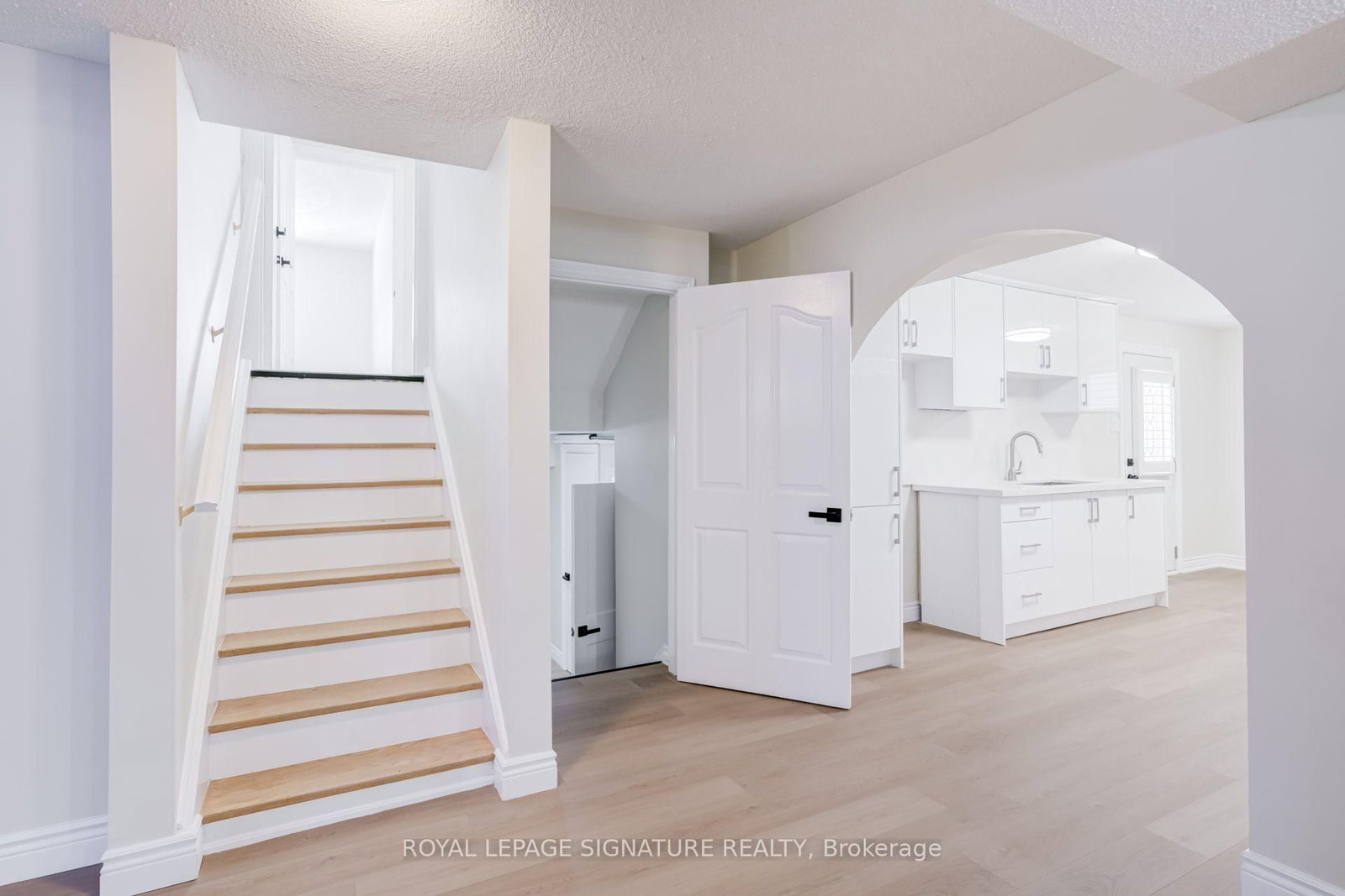 40 Beamsville Drive • Toronto, ON photo 32