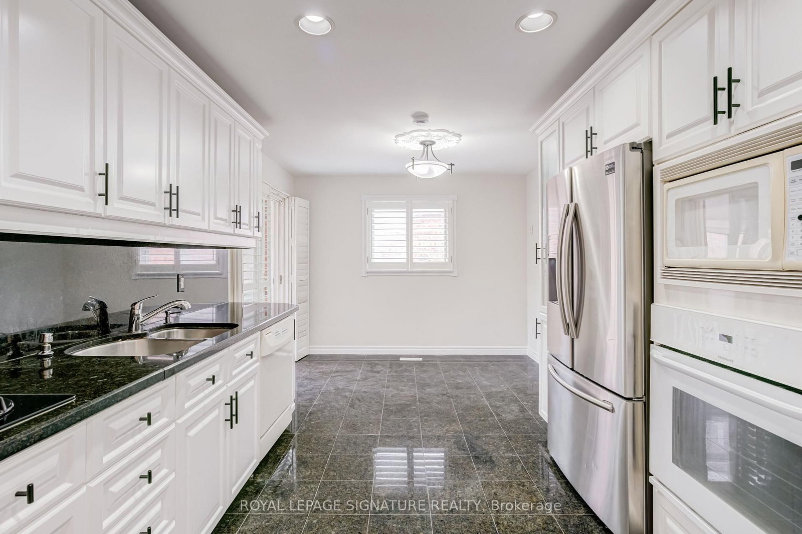 40 Beamsville Drive • Toronto, ON photo 8